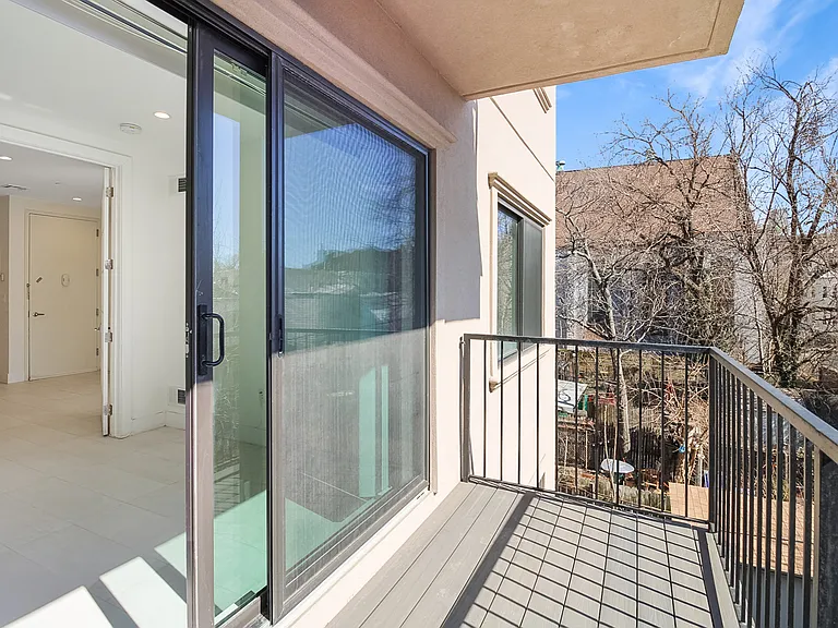 1068 Lafayette Ave #6 — Photo 6