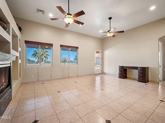 4th image of 8679 N Warren Rd