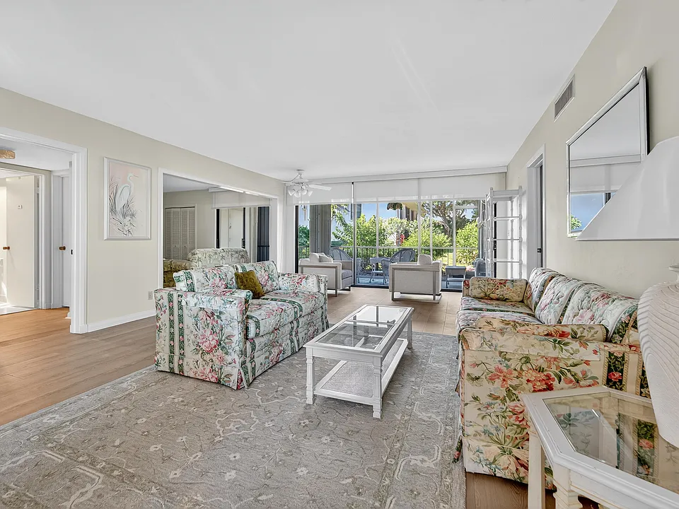 6 Concourse Dr #A