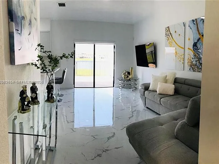 10162 SW 228th Ter #Townhouse 10162 — Photo 6