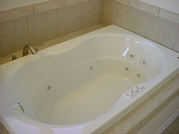 JETTED TUB
