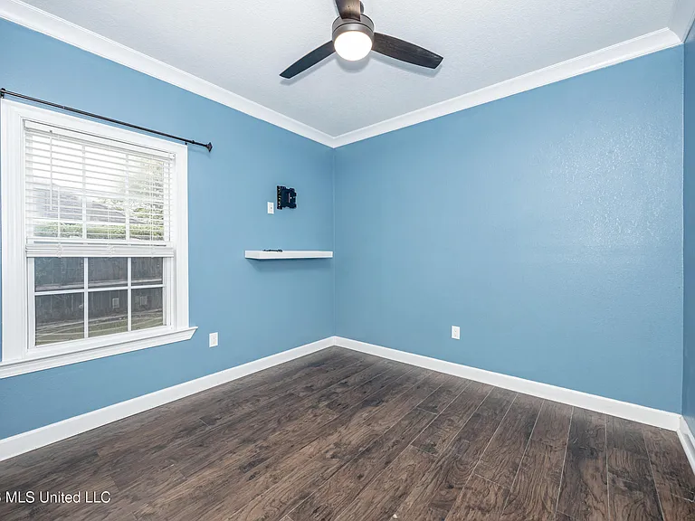 15208 Lisa Dr — Photo 41