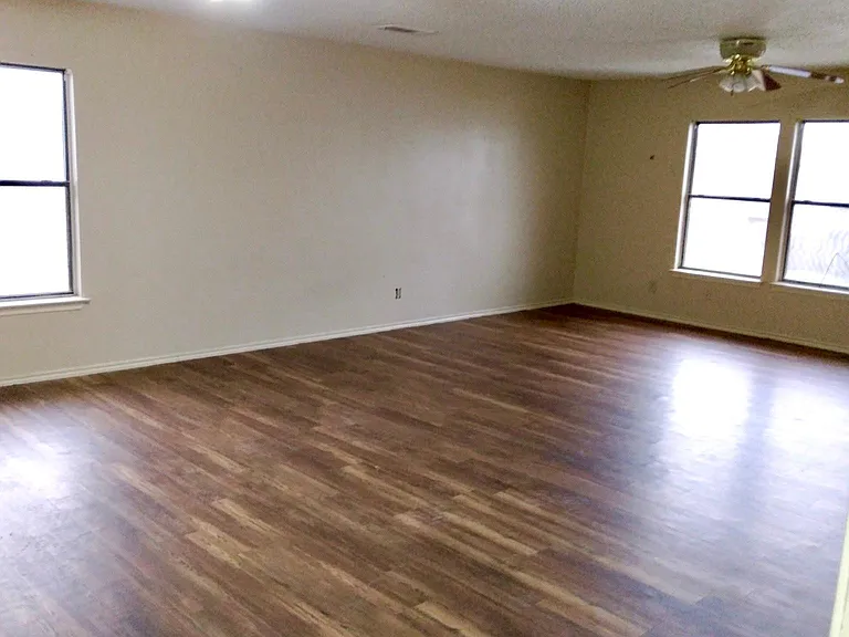 5927 Encanto Point Dr — Photo 8