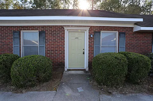 140 Lanier Dr Photo 1