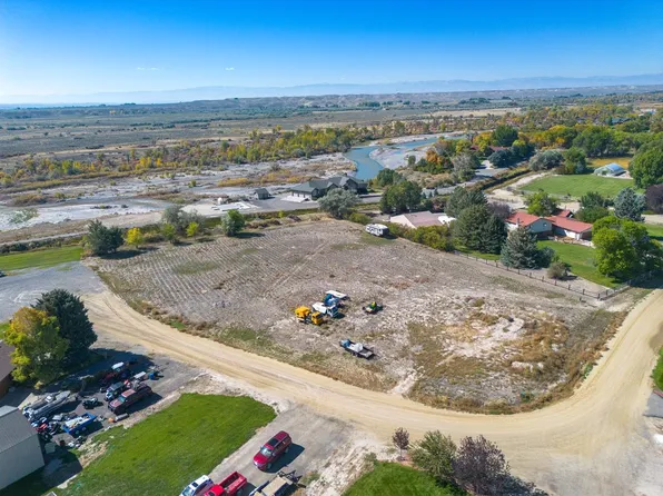 4599 Fairway Ct E, Riverton, WY 82501