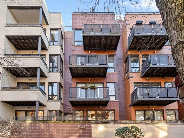 2251 W Wabansia Ave APT 406, Chicago, IL 60647