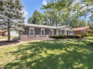 2425 Yorkshire Dr, Florissant, MO