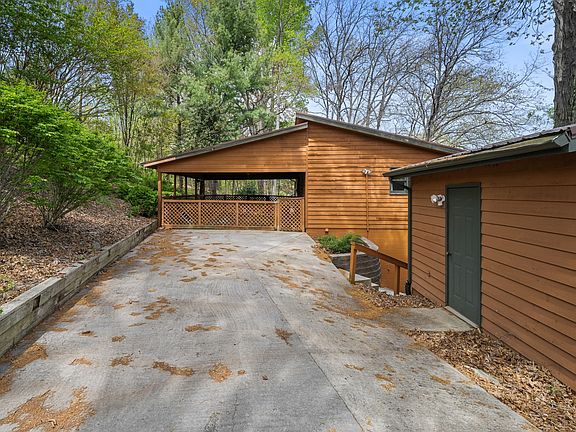 3rd image of 101 Woodland Point