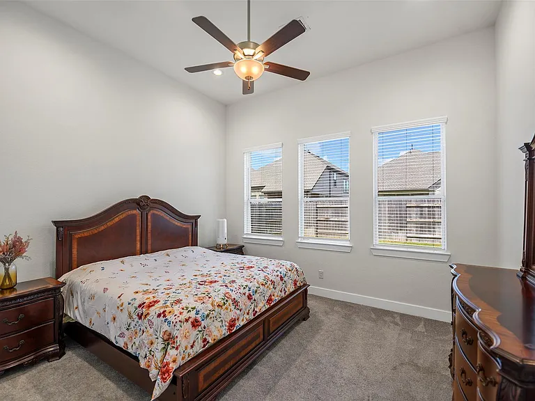7115 Prairie Heights Dr — Photo 13