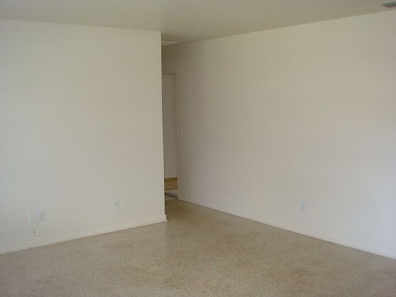 3rd image of 1421 Seabreeze St