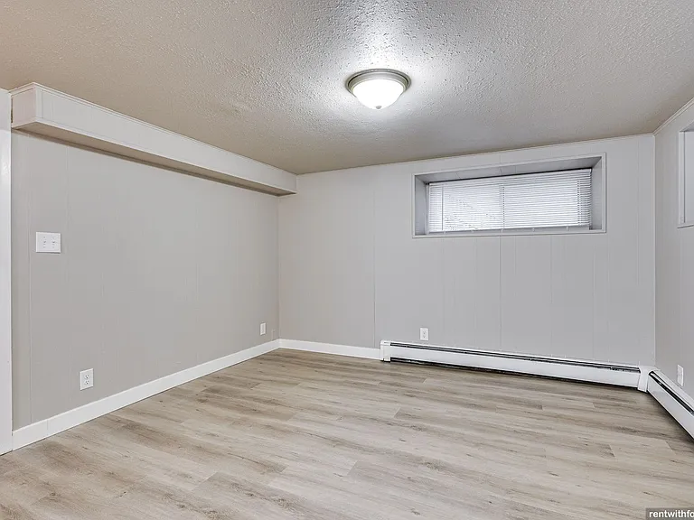 536 Algoma Blvd — Photo 4