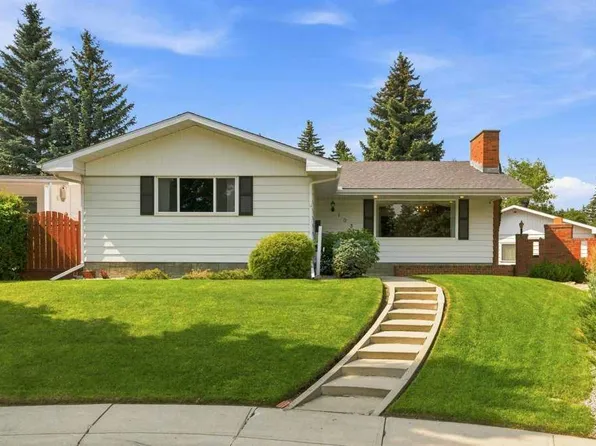 1032 SE Cannock Pl SW, Calgary, AB T2W 1M7