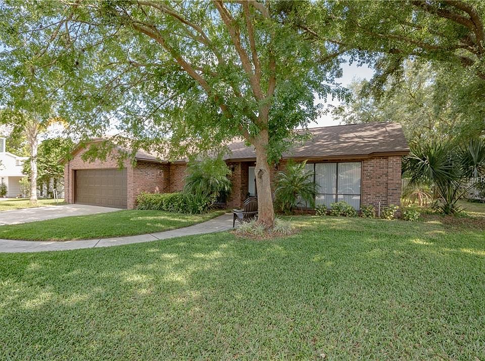 1st image of 297 Bentley Dr