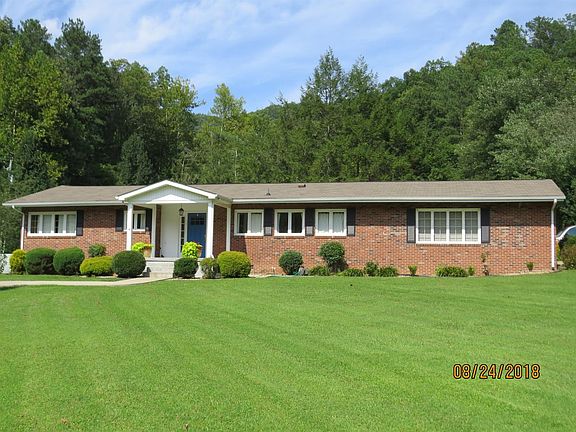 2nd image of 207 Woodland Hls