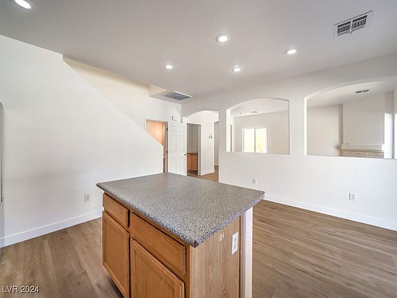 4th image of 5576 Sun Temple Ave