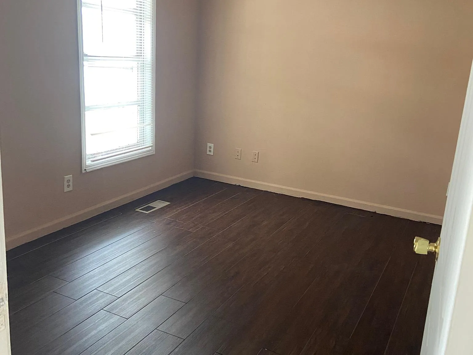 2905 SW Archer Rd — Photo 3