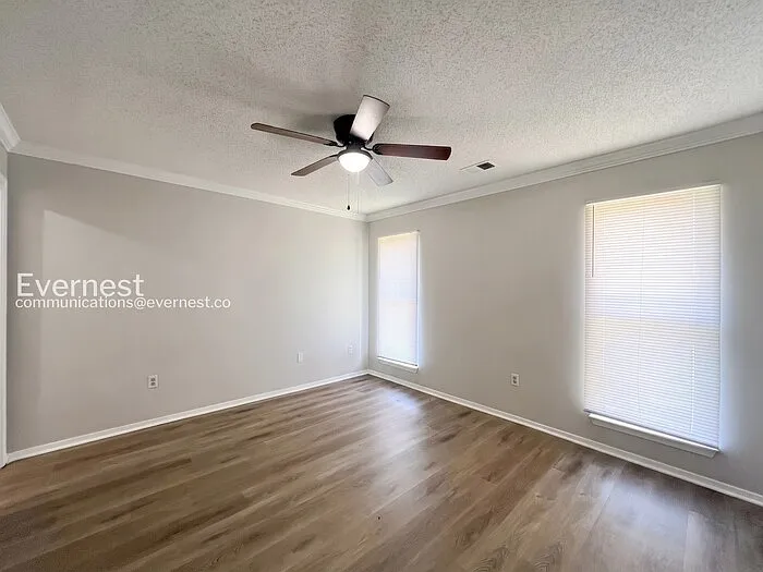 1208 W East Ross Pkwy — Photo 10