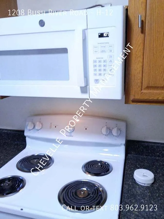 2 bed, 1100 sqft, $975 — Photo 2