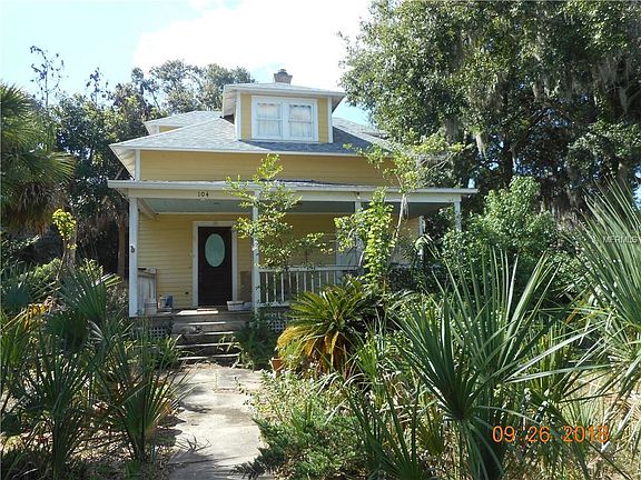 2nd image of 104 E Lemon Ave