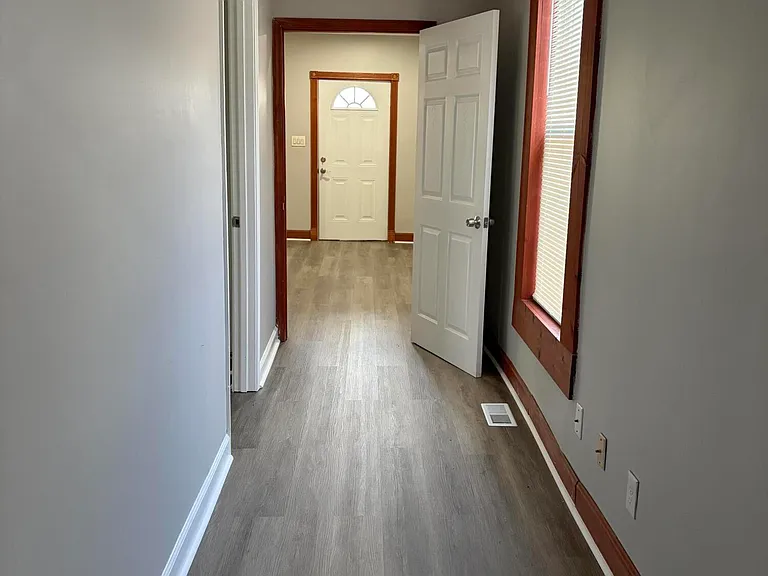 604 Winkler Ave — Photo 10