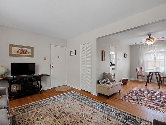 3rd image of 5854 Sunshine Dr #2