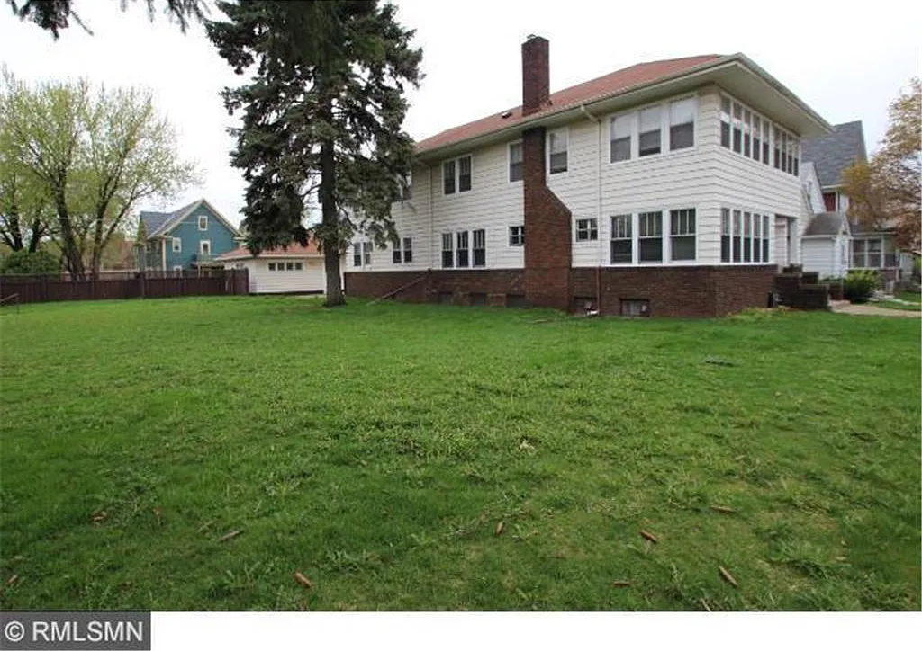 1 bed, 900 sqft, $1,200 — Photo 4