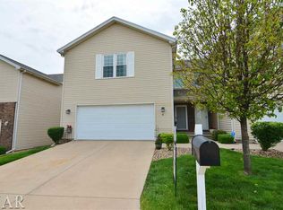 6 Everett Ct, Bloomington, IL 61705