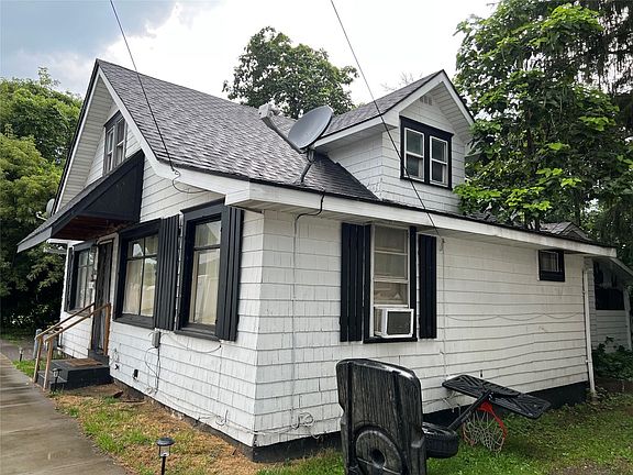 5th image of 309 Grand Ave