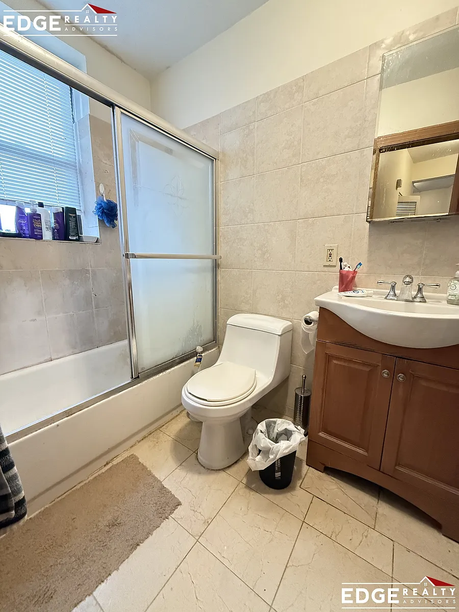 Building Photo - 96 Linden St #7A