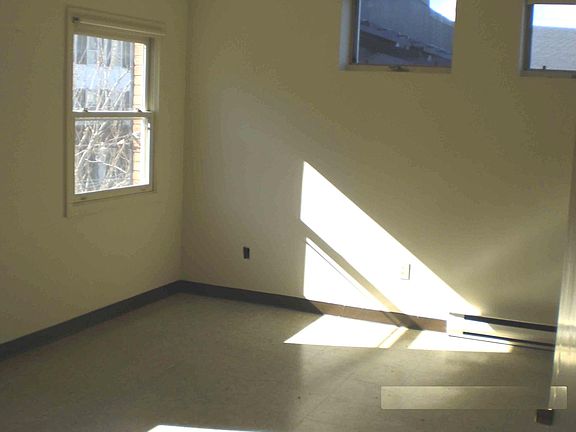 3rd image of 19 Main St APT 10