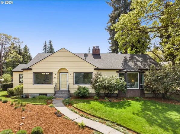 201 Montello Ave, Hood River, OR 97031