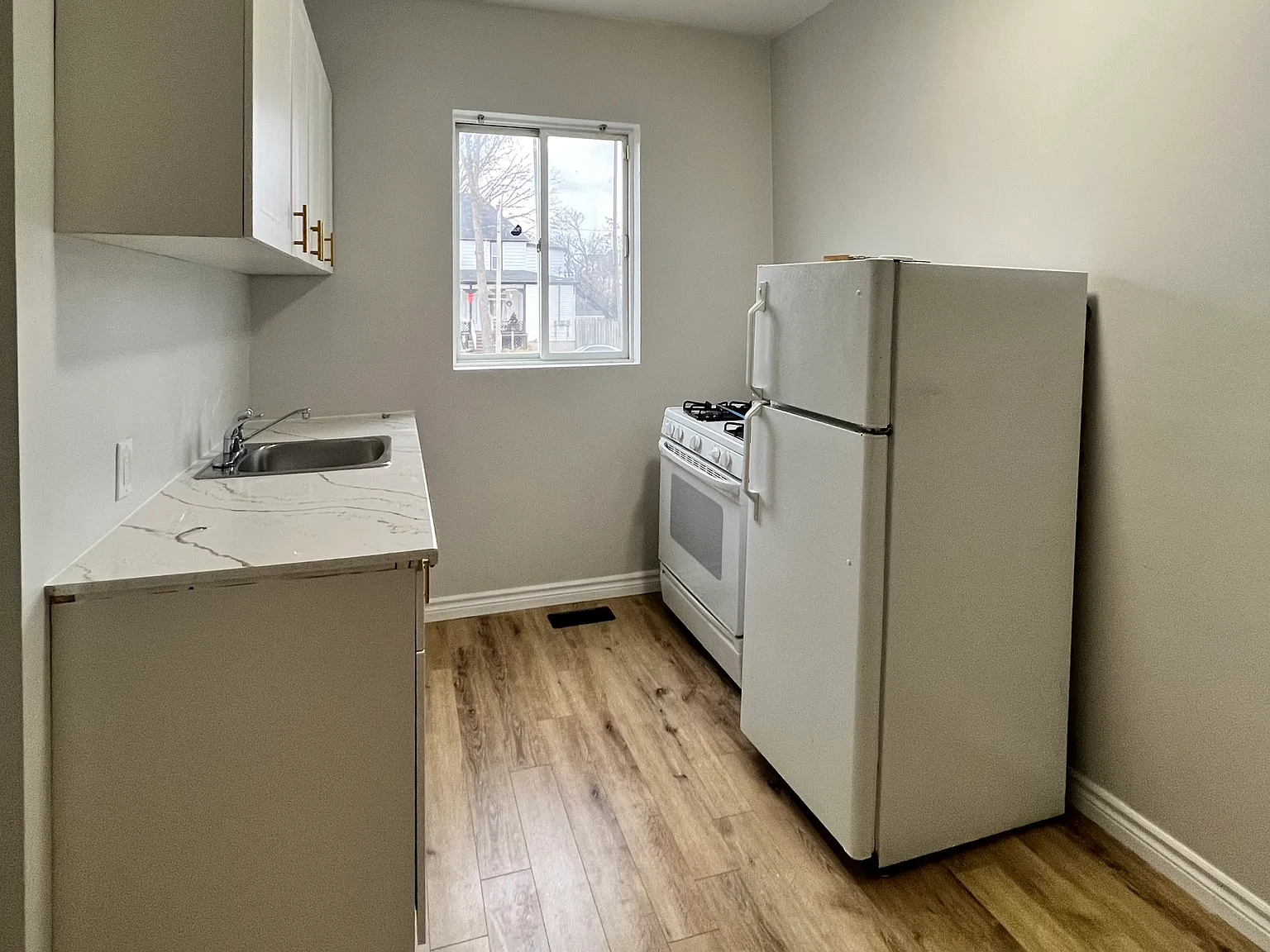 1 bed, $1,300 — Photo 3