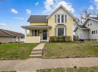 976 7th St, Marion, IA 52302