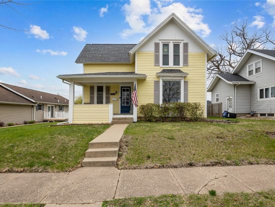 976 7th St, Marion, IA 52302