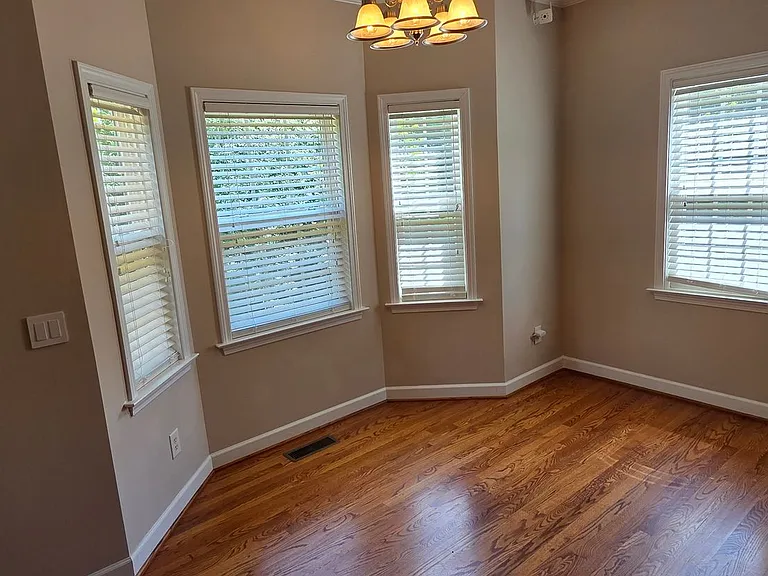 4049 Clinard Ave — Photo 12
