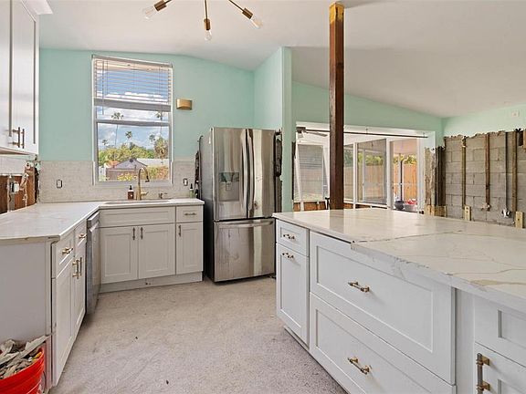 4th image of 3727 ALABAMA AVENUE NE