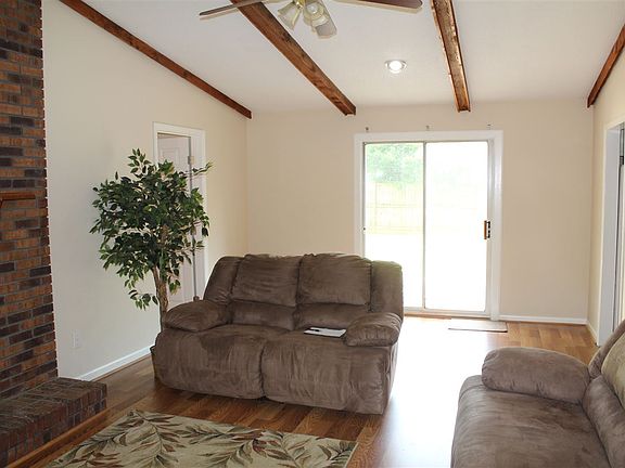 3rd image of 106 Moontown Cir