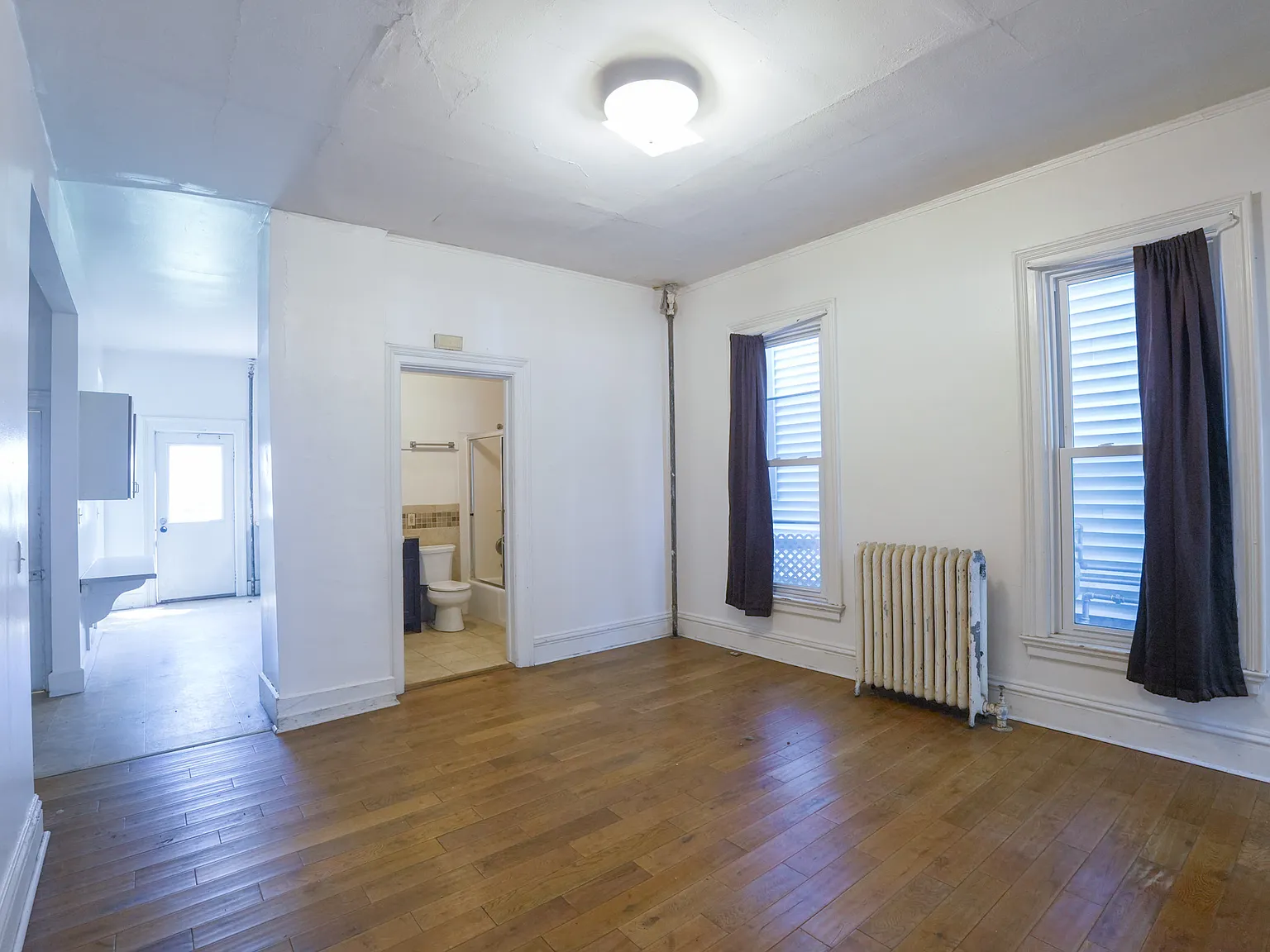 6 bed, 2.0 bath, $6,150 — Photo 4