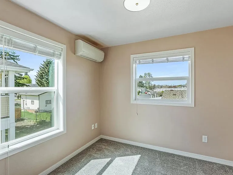 7125 N Crestline St #7 — Photo 10