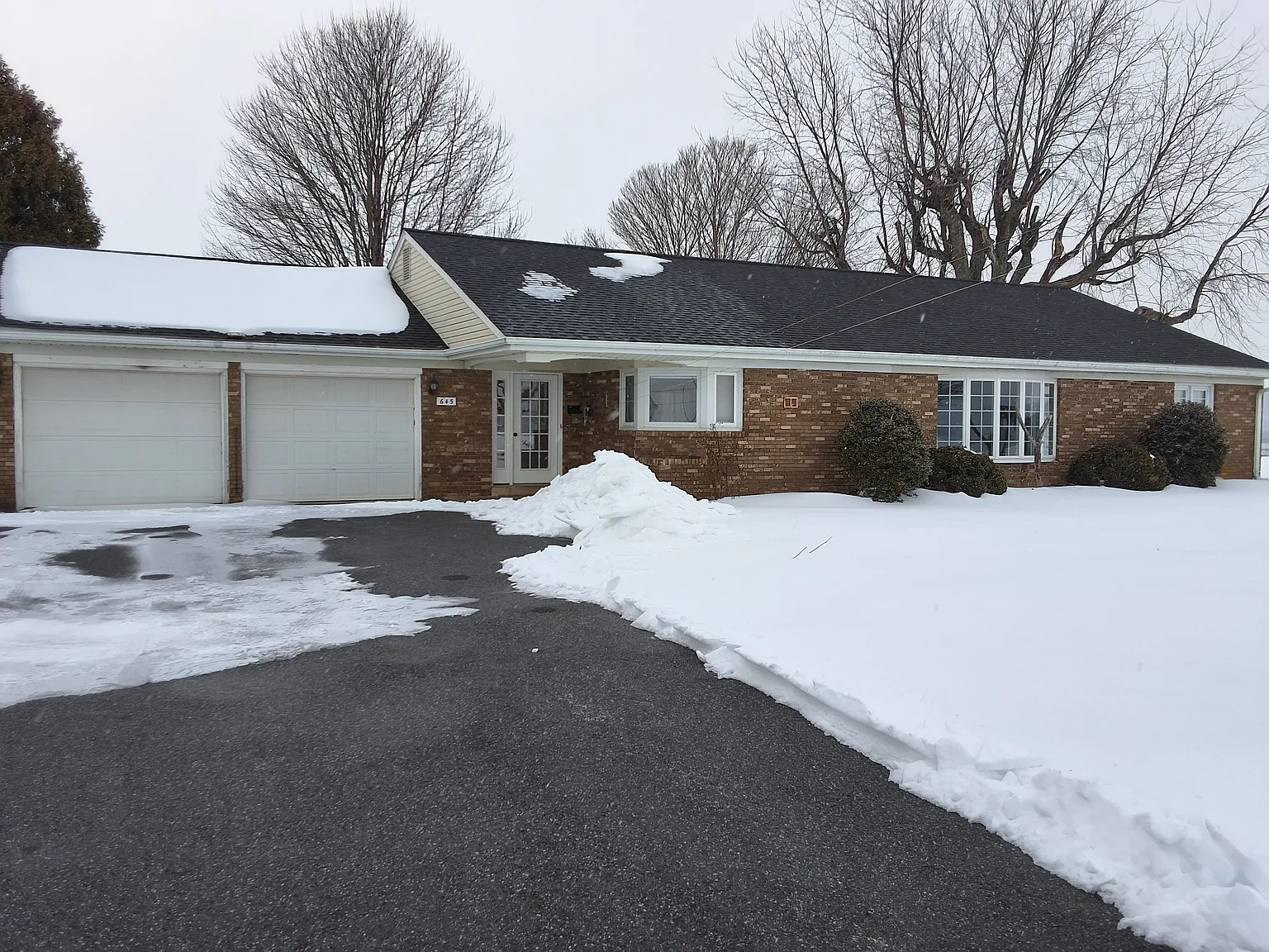 645 Peters Road, New Holland — Photo 1
