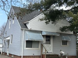 12909 Park Knoll Dr, Garfield Heights, OH