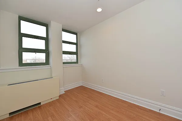 Rented by Spire Group | media 18