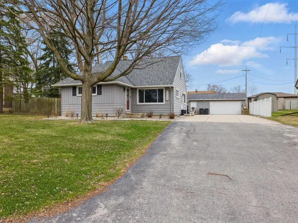 4454 South 48th STREET, Greenfield, WI 53220