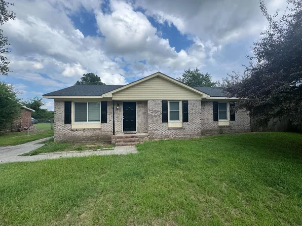 304 Academy Dr, Greenville, NC 27834