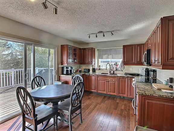 3rd image of 114 Westbourne Rd