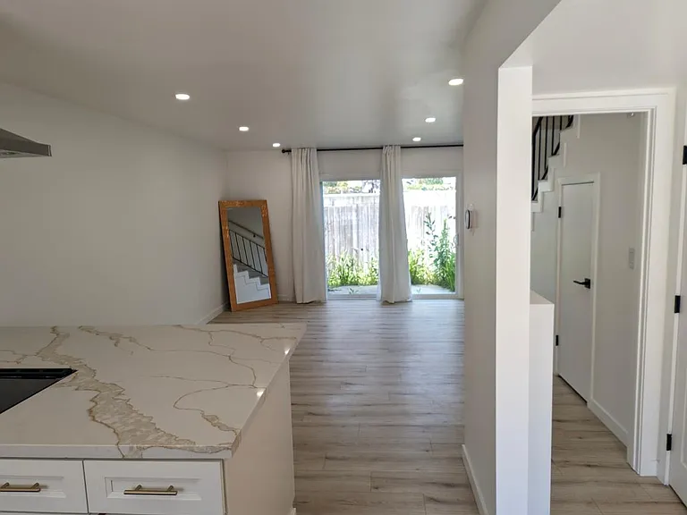 809 S 4th St #6 — Photo 3