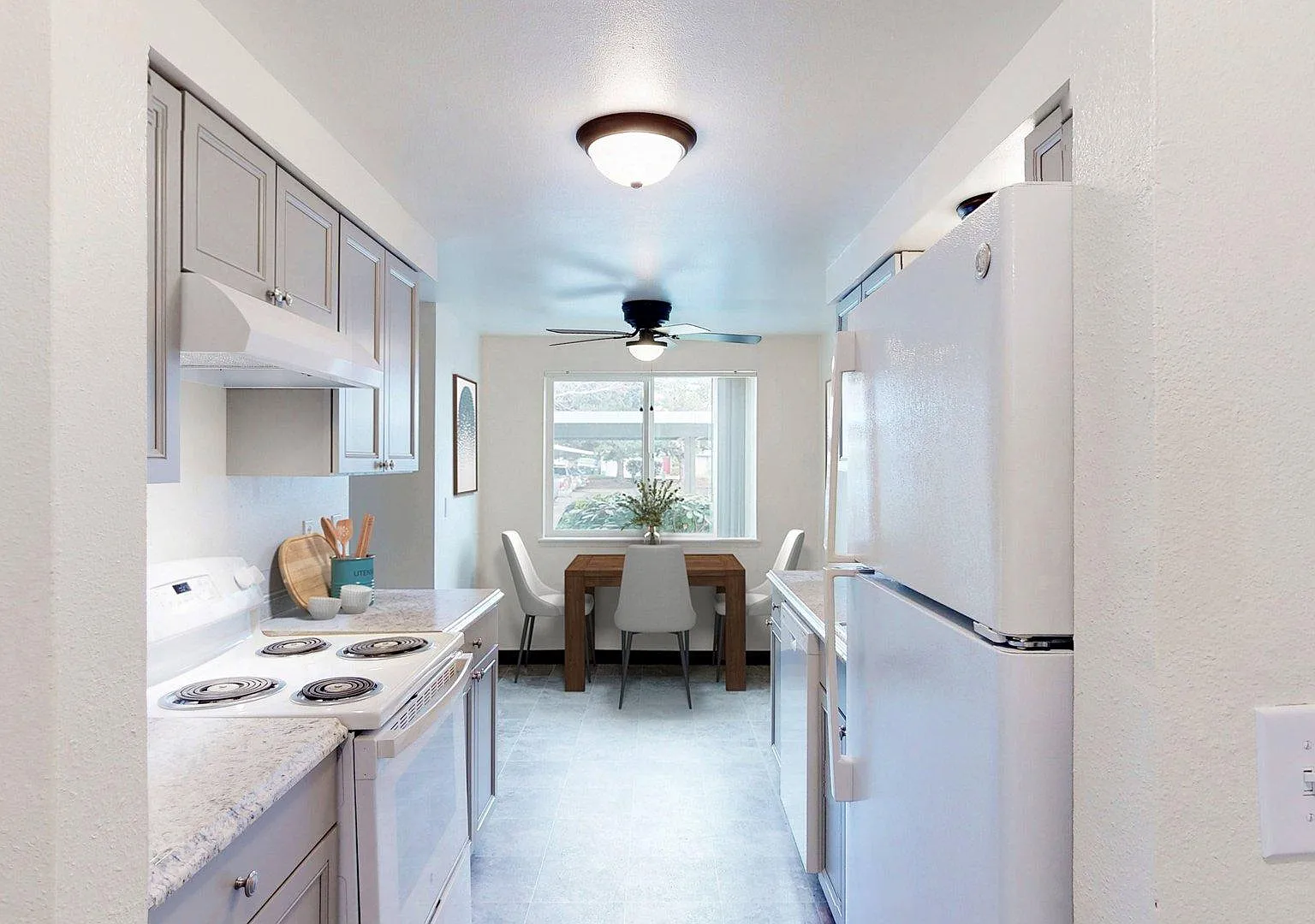 Falcon View Apartments — Photo 1