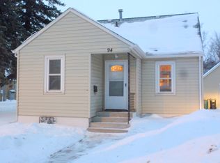 94 9th St, Windom, MN 56101