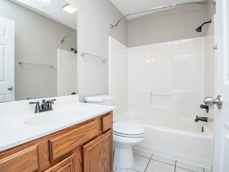 8816 Mill Run Dr — Photo 32