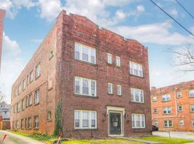 2660 Mayfield Rd, Cleveland Hts, OH